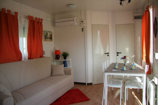 casa%20mobile%20modello%20sanremo%202012%20003.JPG